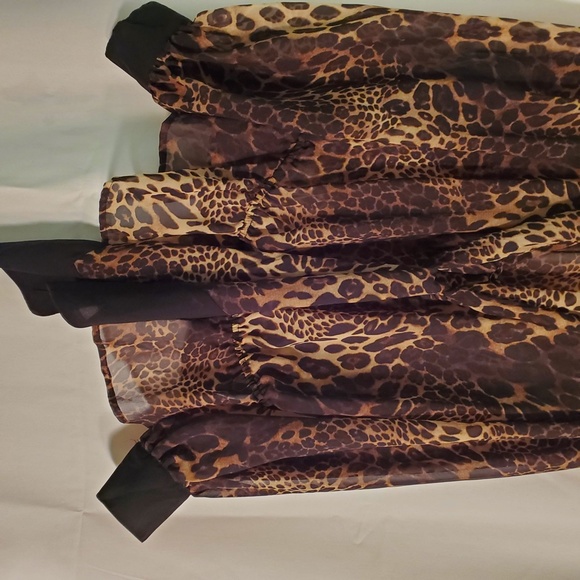 ✨Baby Phat elegant sheer cheetah 🐆 print blouse - Picture 4 of 8